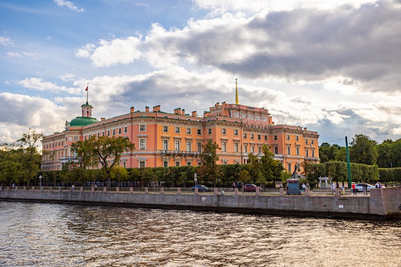 Обзорная экскурсия по Санкт-Петербургу + посещение Эрмитажа