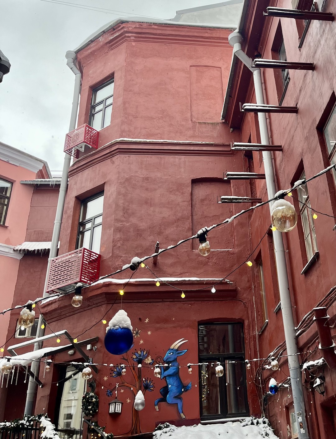 Посещали Минск в начале января, нас было четверо взрослых и двое подростков 12 и 15 лет