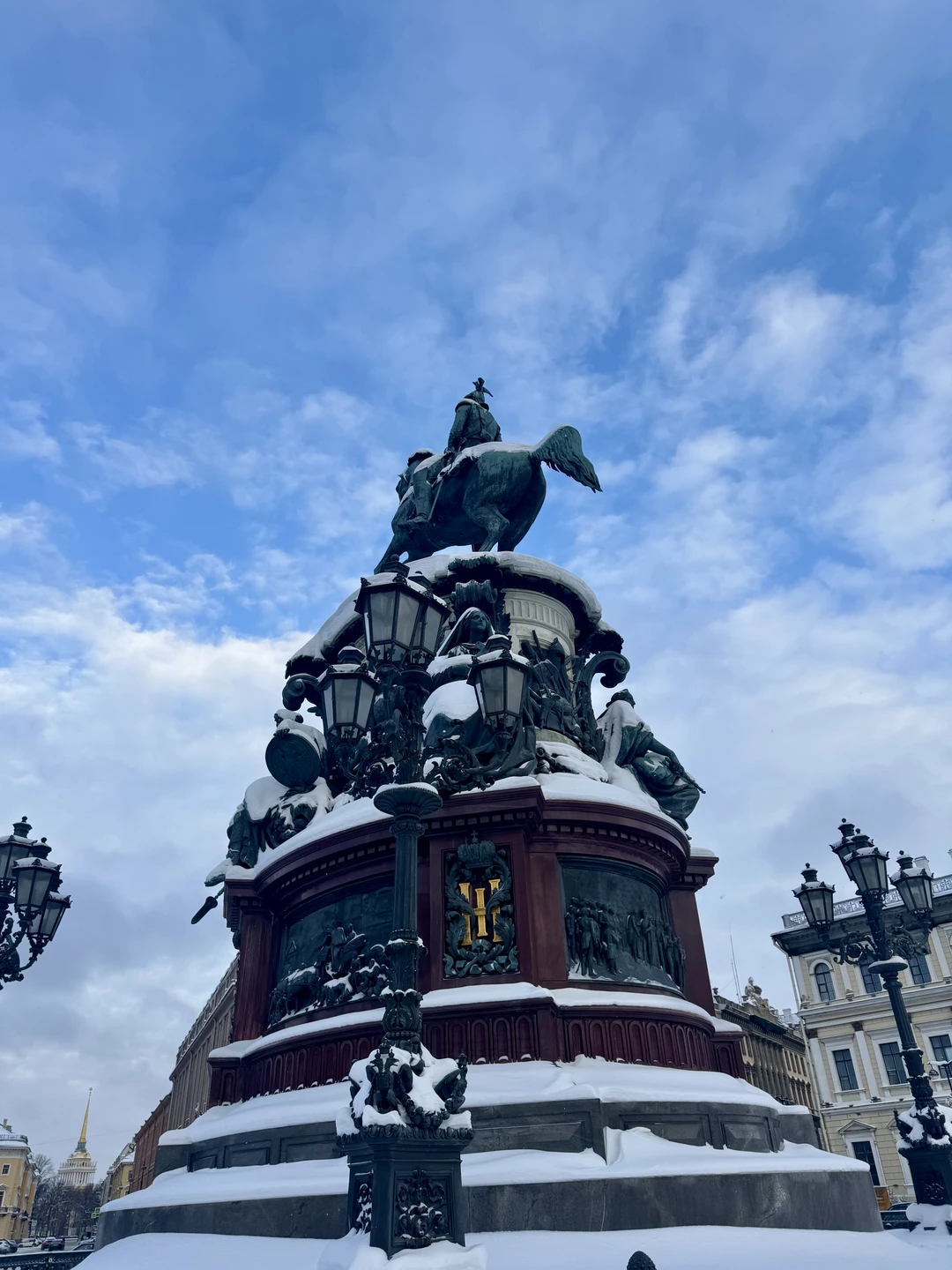 Очень понравилась экскурсия с Татьяной. Доступно, спокойно, интеллигентно, плавательного. Рекомендую с удовольствием