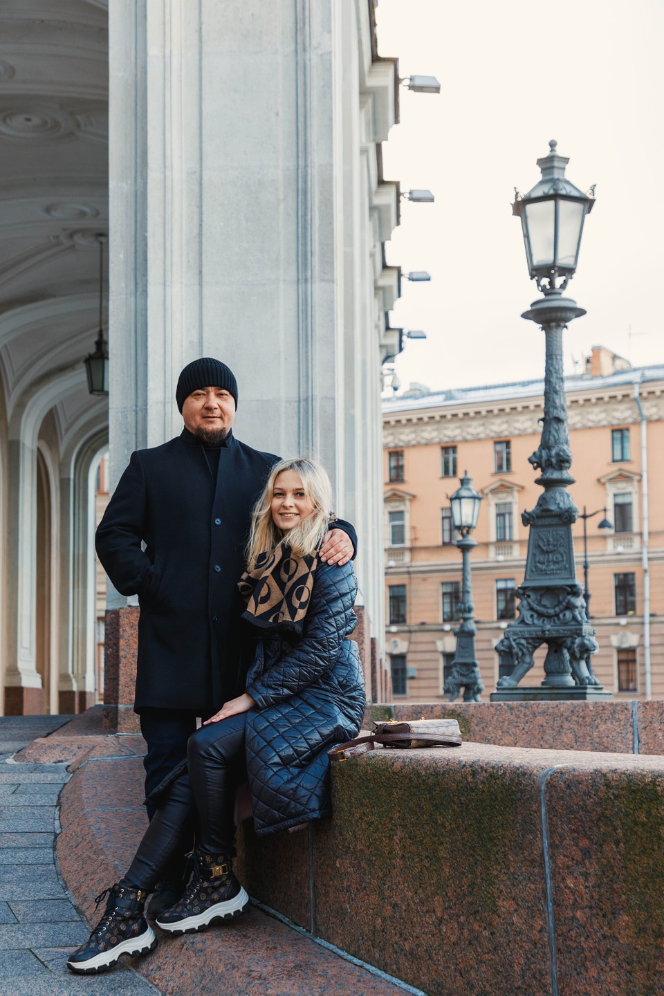 Мы признались Александру, что не сильны в позировании и не умеем фотографировать, но очень хотели получить