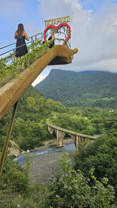 Джипинг по городам-призракам и водопадам Восточной Абхазии