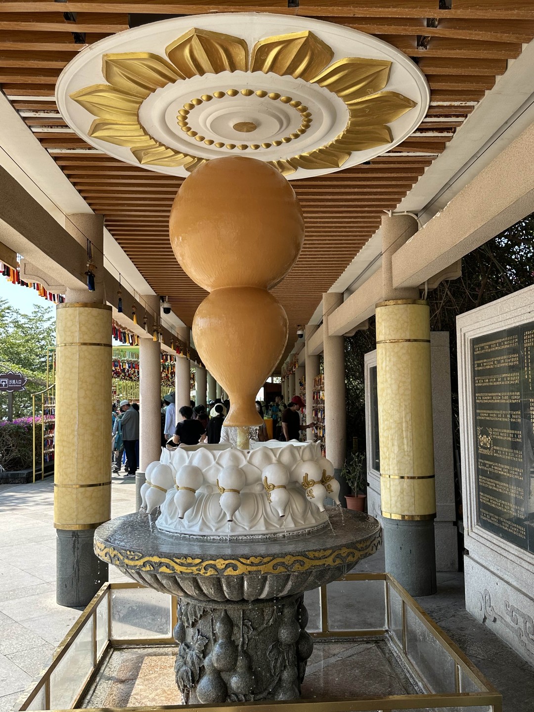 Экскурсия в храмовый комплекс Наньшань в Санье - это незабываемое погружение в буддийскую культуру, поражающее масштабом