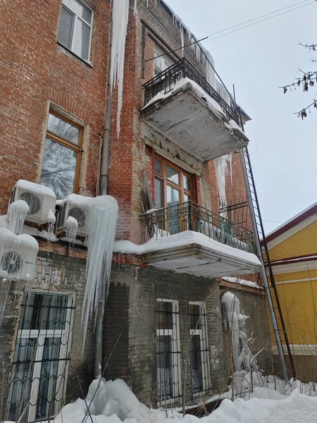 Было интересно и познавательно, единственное - основной уклон в архитектуру и стили. Я рассматривала программу больше