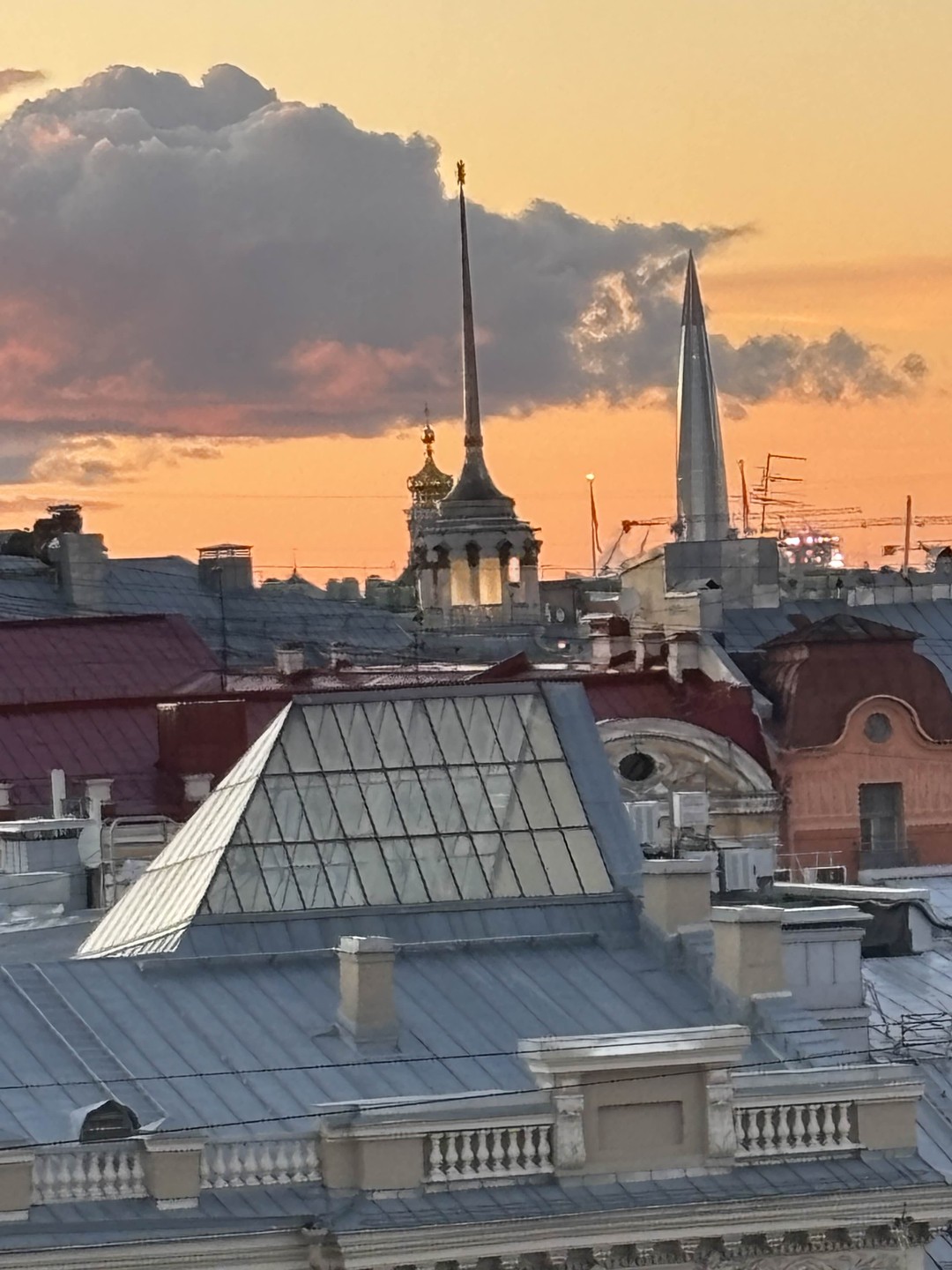 Отличный вид СПб на закате с крыши Базилики Святой Екатерины Александрийской