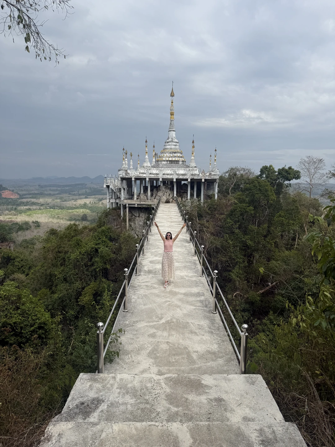 Добрый день, хочу поделиться незабываемым впечатлением от этой экскурсии! Скажу сразу, в Тайланде мы были много