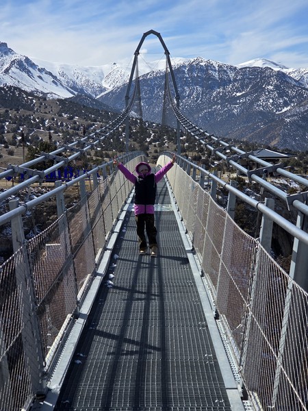 Это просто супер экскурсия. Шохрух великолепный гид. Очень много интересного рассказал, показал красивейшие места. 10 часов