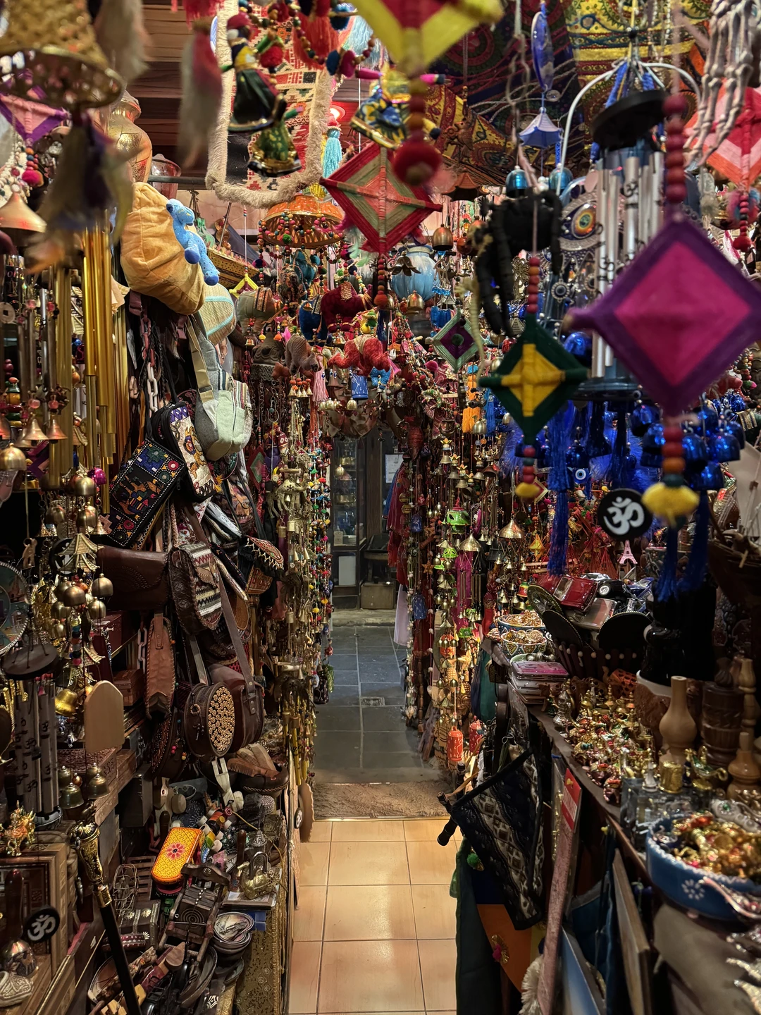 Фирас отлично провел экскурсию. Мне и моей жене все понравилось. Рассказал нам историю Катара и отвечал