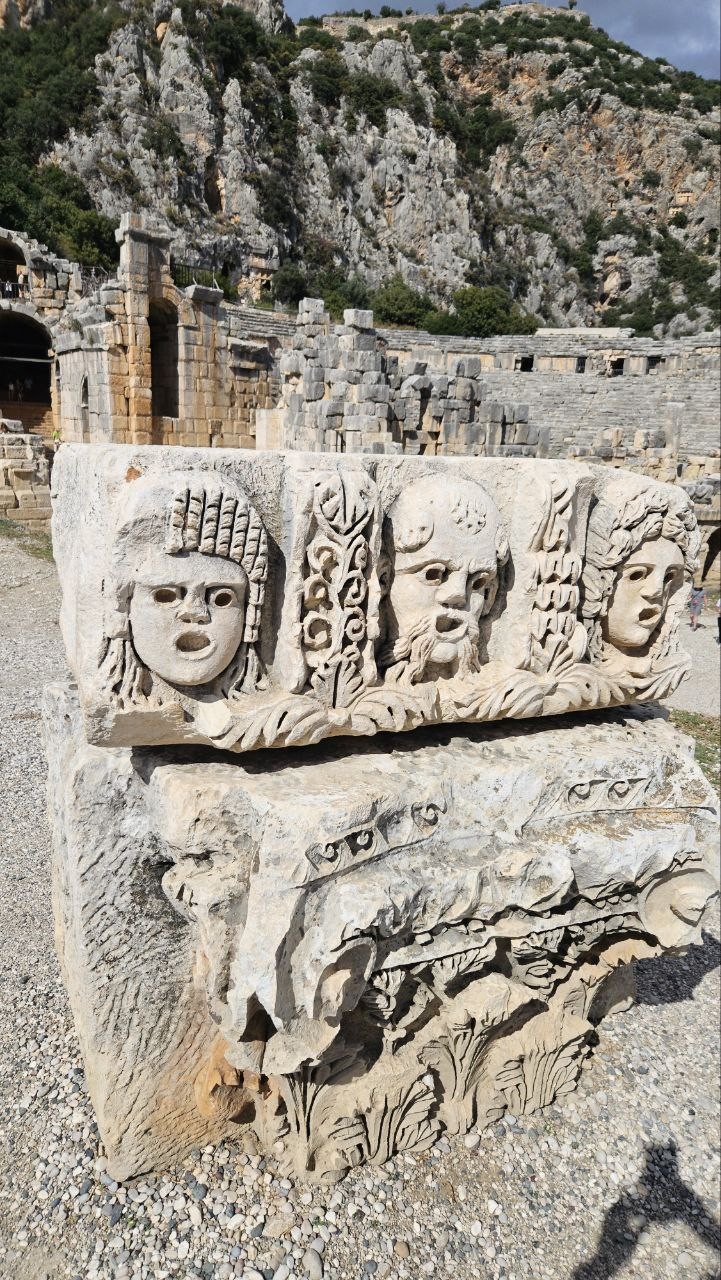 Хочу поделиться своими впечатлениями от потрясающей экскурсии в Демре, которая оставила неизгладимый след в моей душе.