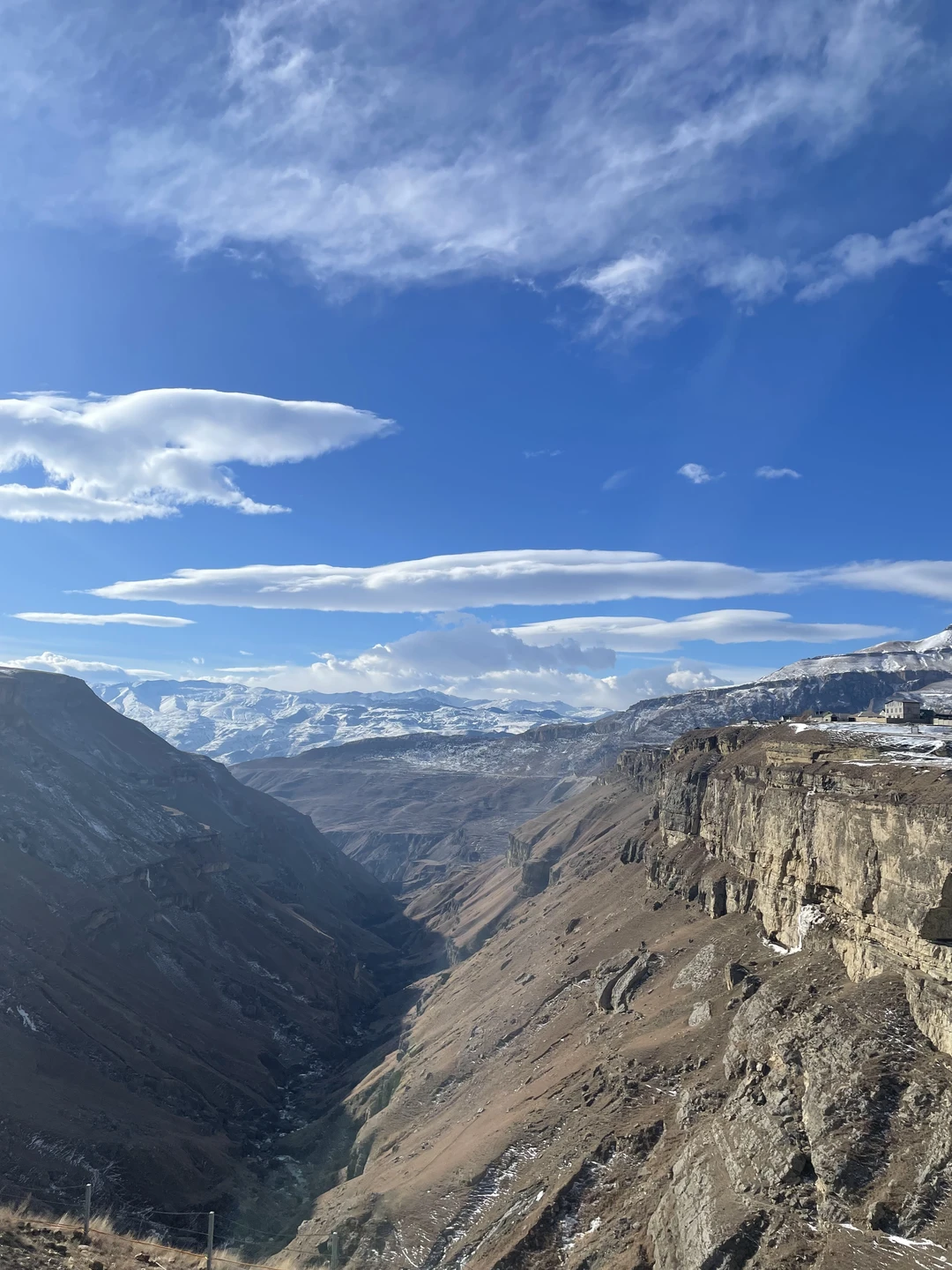 Брали трехдневный тур. Шамиль - замечательный гид, был очень внимательным к мелочам. Все четко было распланировано