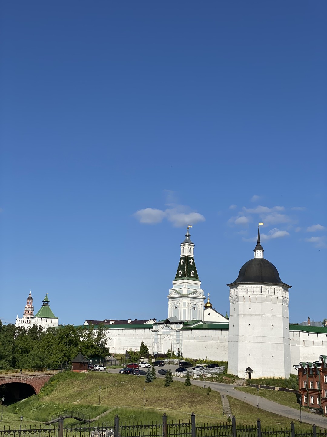 Мы очень рады, что знакомство с Сергиевым Посадом началось с экскурсии, которую провела для нас Анна