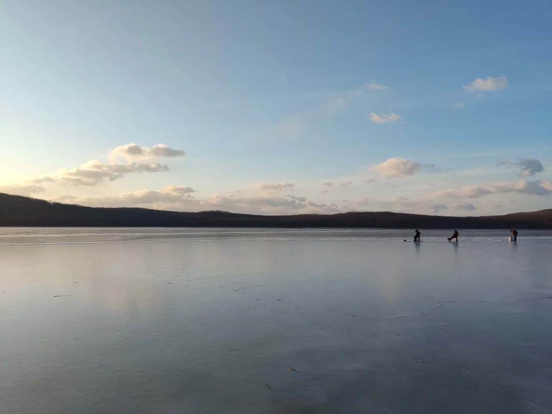 Всё здорово, ни капли не замёрзла - палатка спасла даже в очень холодную и ветреную погоду.