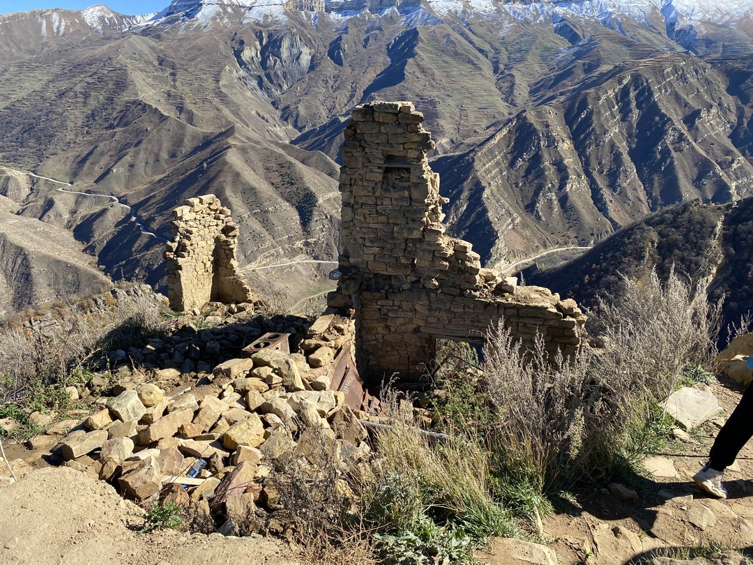 Замечательная экскурсия для любителей природы,горных пейзажей,террас,загадочных пустующих городов. Отличный мини-вэн Хонда,отличный интеллигентный гид Аслан,в стоимость включены