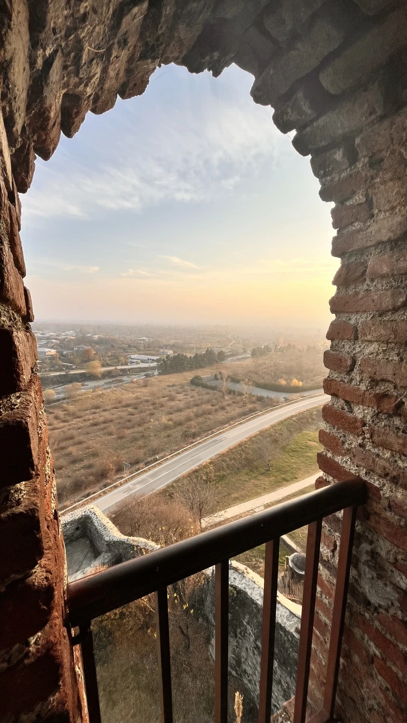 Огромное спасибо Михаилу за прекрасный день в Кахетии. Посетили винодельни, прикоснулись к истории и природе Грузии. Обязательно приедем еще!