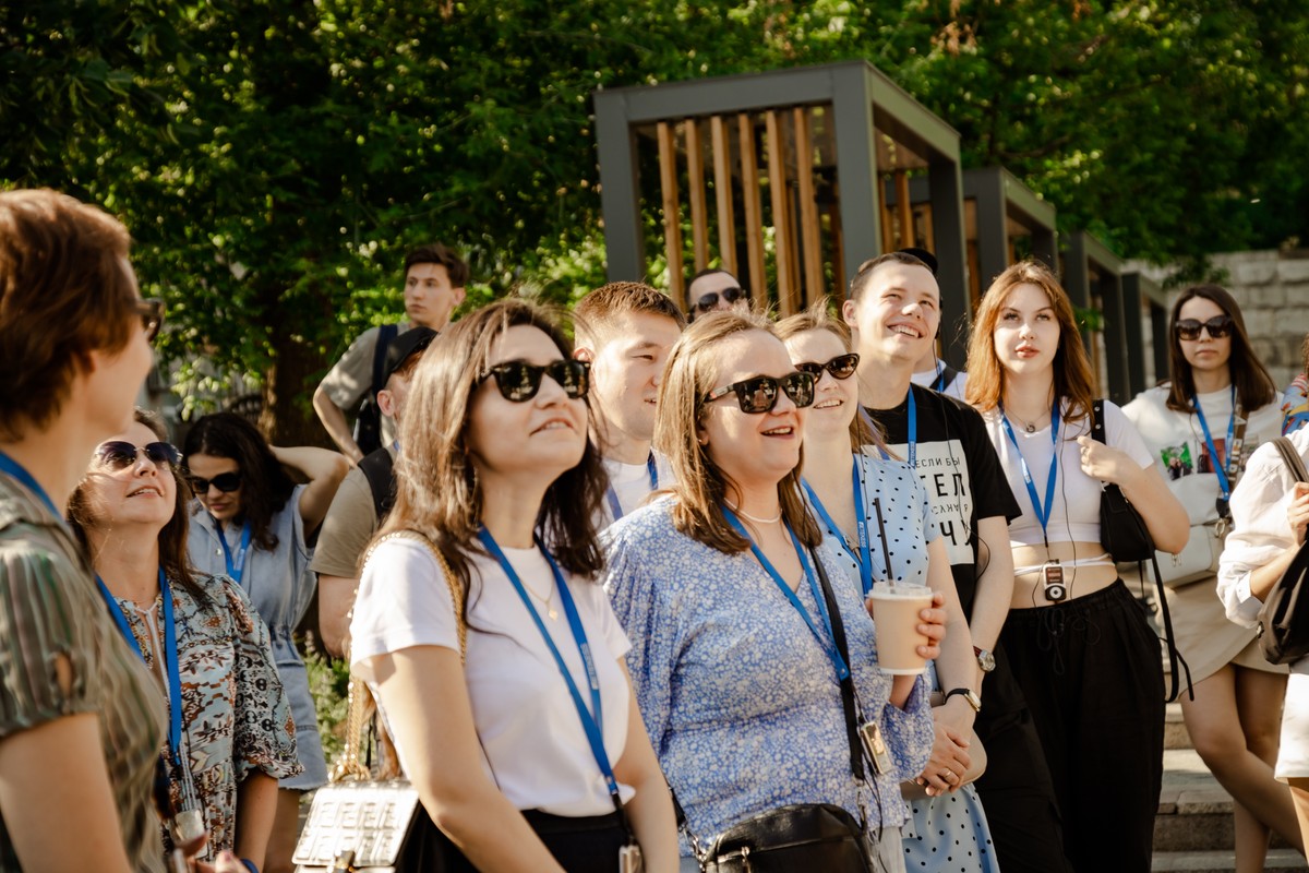 Стендап-экскурсия по Патрикам (18+) (7/8)