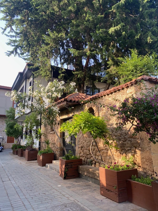 По Старому городу - от античности до наших дней