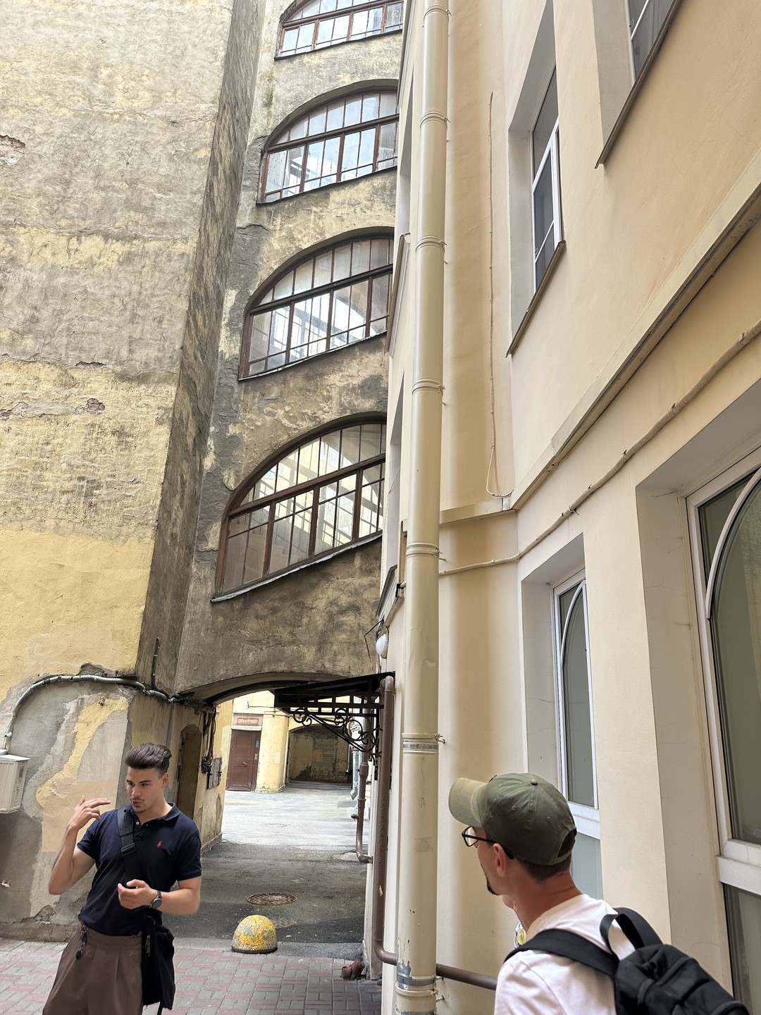 По закоулкам Петроградки - в гости к художникам (Ольга)