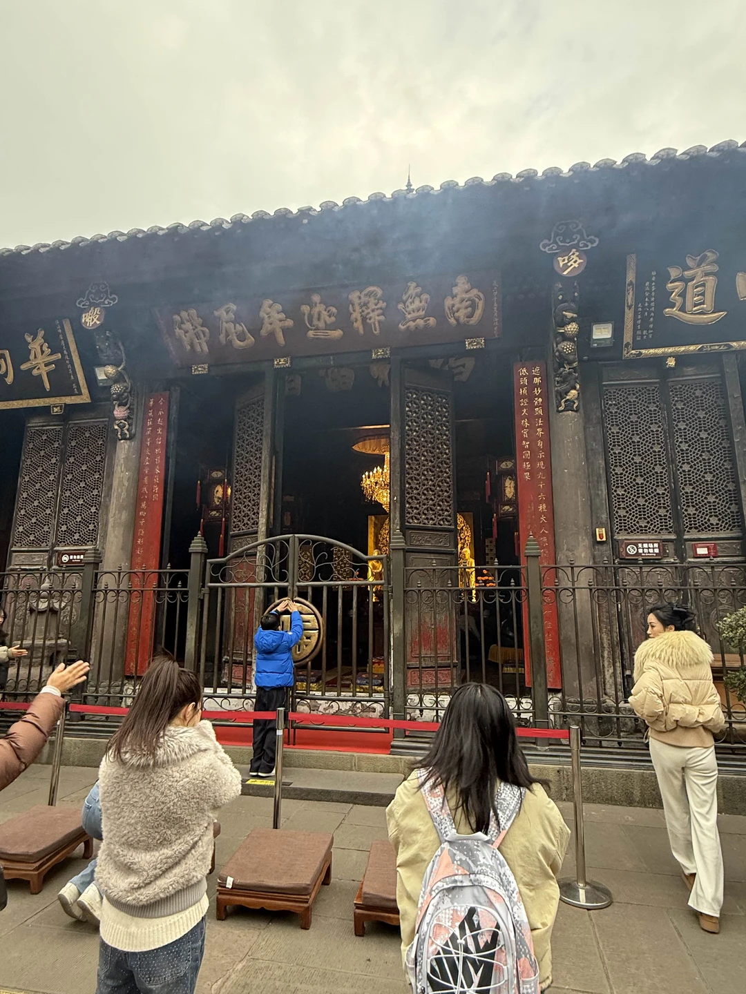 Огромное спасибо за проведенную экскурсию) Отличный автобусик, который прекрасно вместил и нас и багаж. Экскурсовод Ксюша