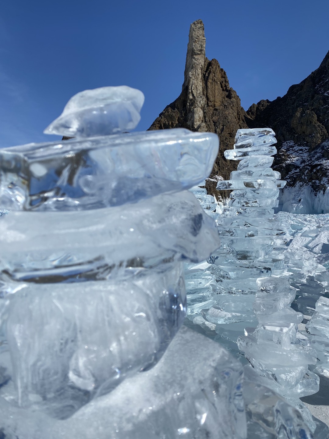 Хочу поделиться восторгом от своей поездки на зимний Байкал. Это чудо природы стОит увидеть хотя бы