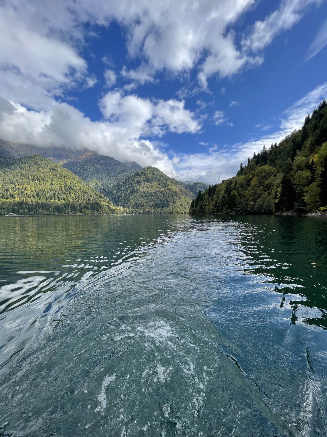 Тур на озеро Рица - к символу Абхазии (Гиляна)