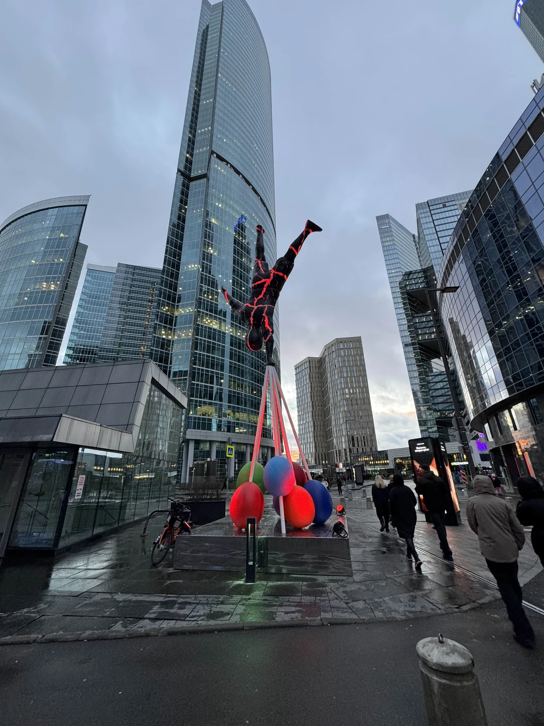 Хорошая экскурсия, много интересных деталей, рекомендуем!