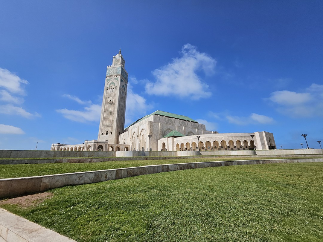 Алекс - отличный экскурсовод и интересный рассказчик. Экскурсия была в комфортном ритме. Узнали много интересных фактов