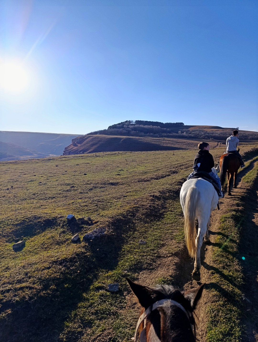 Это было невероятно! Прекрасные виды, изумительные лошади и непередаваемые эмоции! Я в восторге! Огромное спасибо!