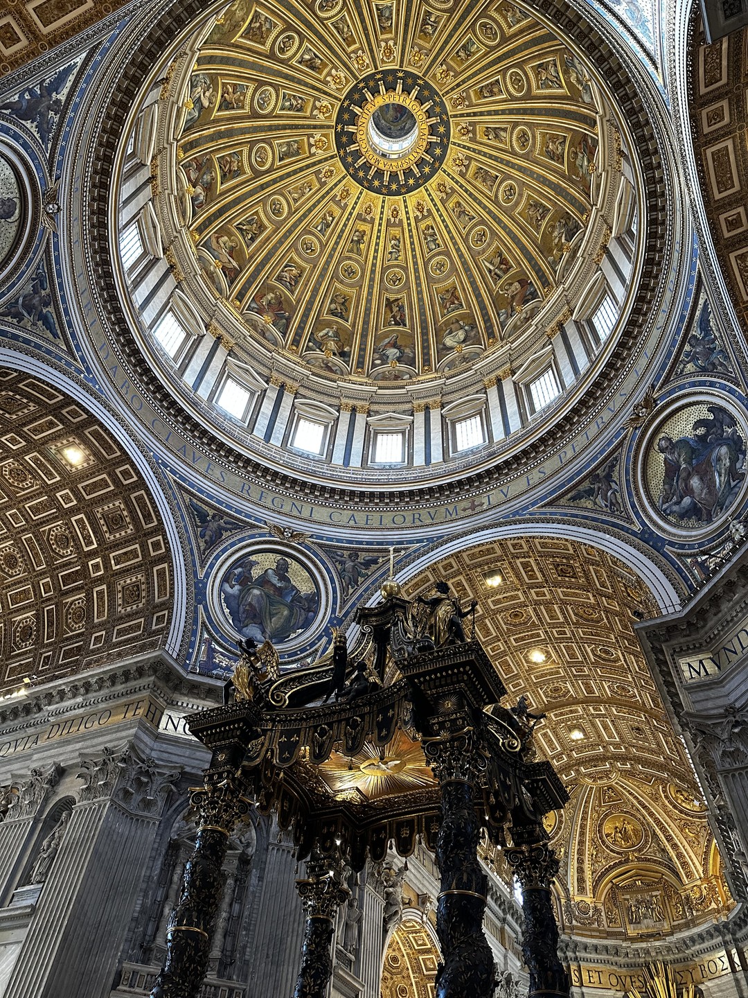 Экскурсия с Софией — это не просто прогулка по Ватикану, а настоящее путешествие в историю и