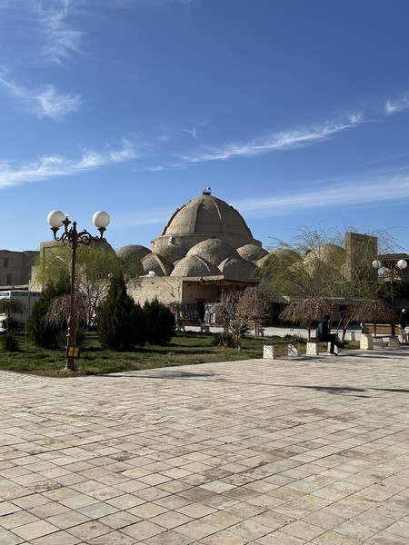 Спасибо огромное Наргиз за увлекательную экскурсию по сказочной Бухаре!!! Несмотря на холодный, студеный ветер, экскурсия удалась,