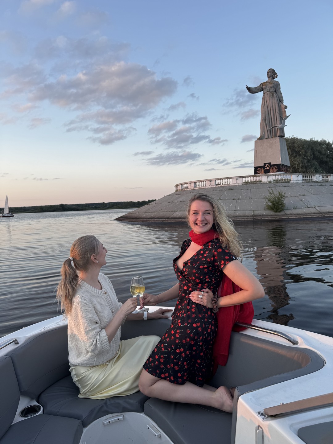 Исследуем Рыбинское водохранилище: прогулка на катере (Анна)
