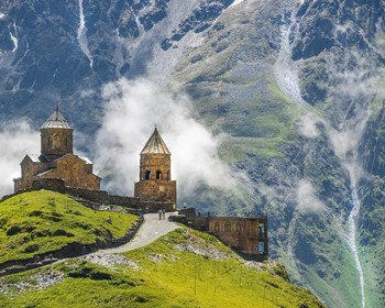 Казбеги, Ананури, Гудаури и лепка хинкали