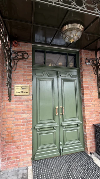 Хочу от всей души поблагодарить нашего гида за невероятную экскурсию по историческому центру Владикавказа!