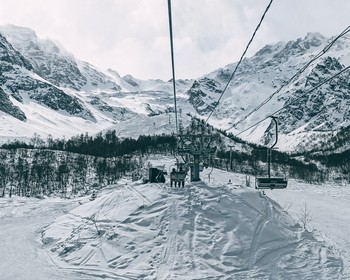 «Цей» и термальные источники