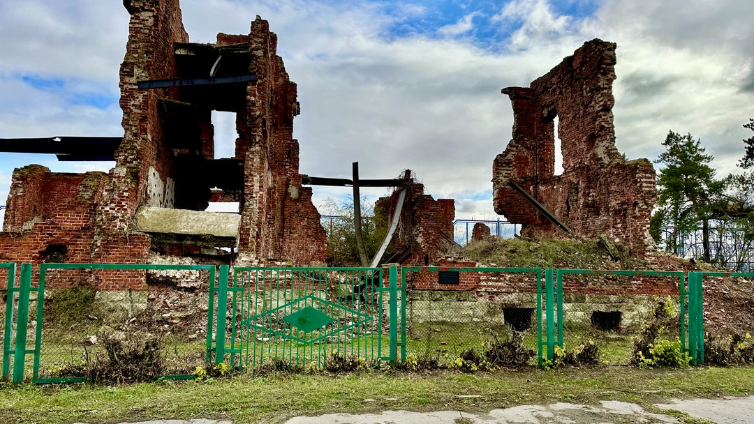 Экскурсию нам проводил Никита в начале ноября. С нами был сын восьми лет и даже ему