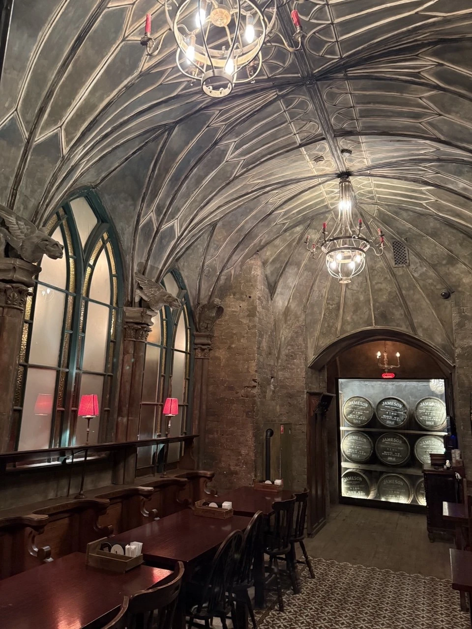 Экскурсия нам очень понравилась. Гид Наталья - очень увлеченный историей и архитектурой человек, помогла нам совсем