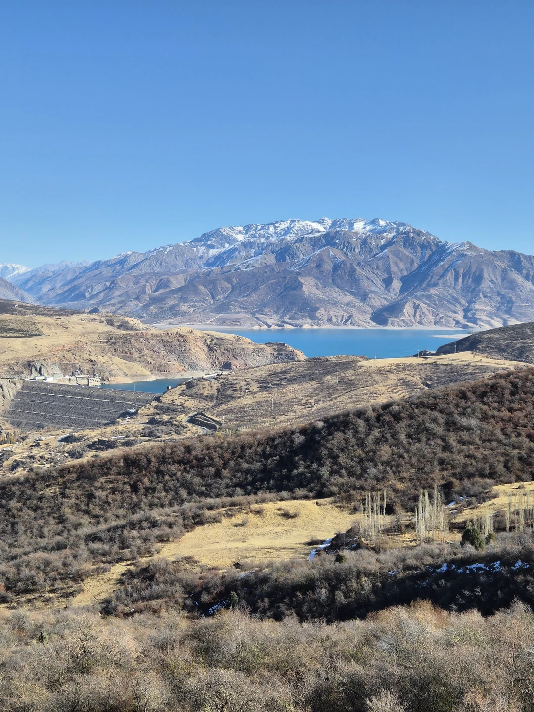 Классный однодневный тур для тех, кто любит наслаждаться видами гор. Никаких изнуряющих подъёмов, везде есть канатки