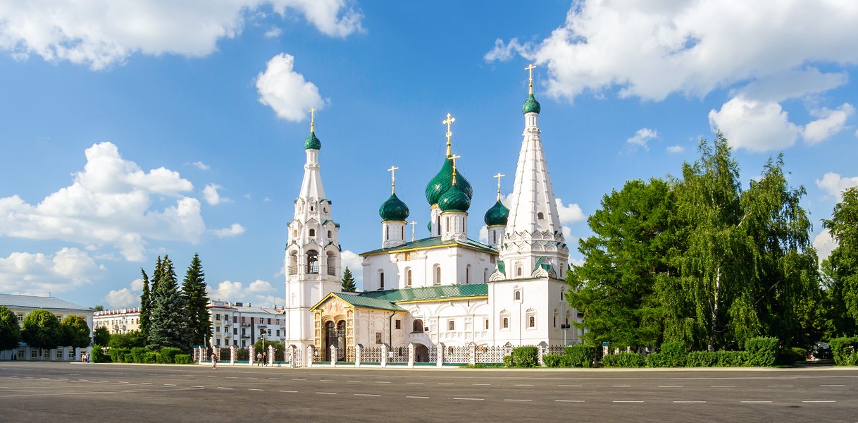 10 самых красивых храмов Ярославля
