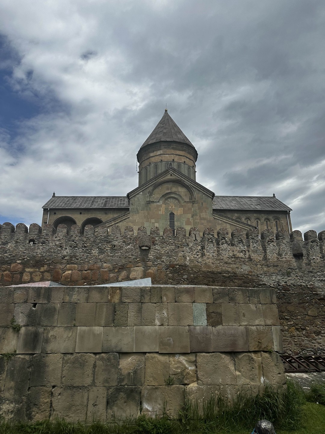 В туре с нами была гид Яна. Милейшая девушка с огромным багажом знаний. Еще и рилсы