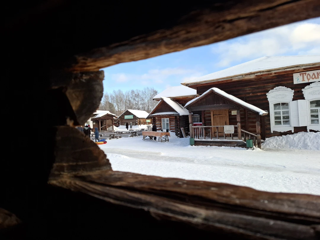 Гид просто чудо, программу составила согласно нашим поделаниям, везде договорилась, мы только в машину сели. Рассказчик