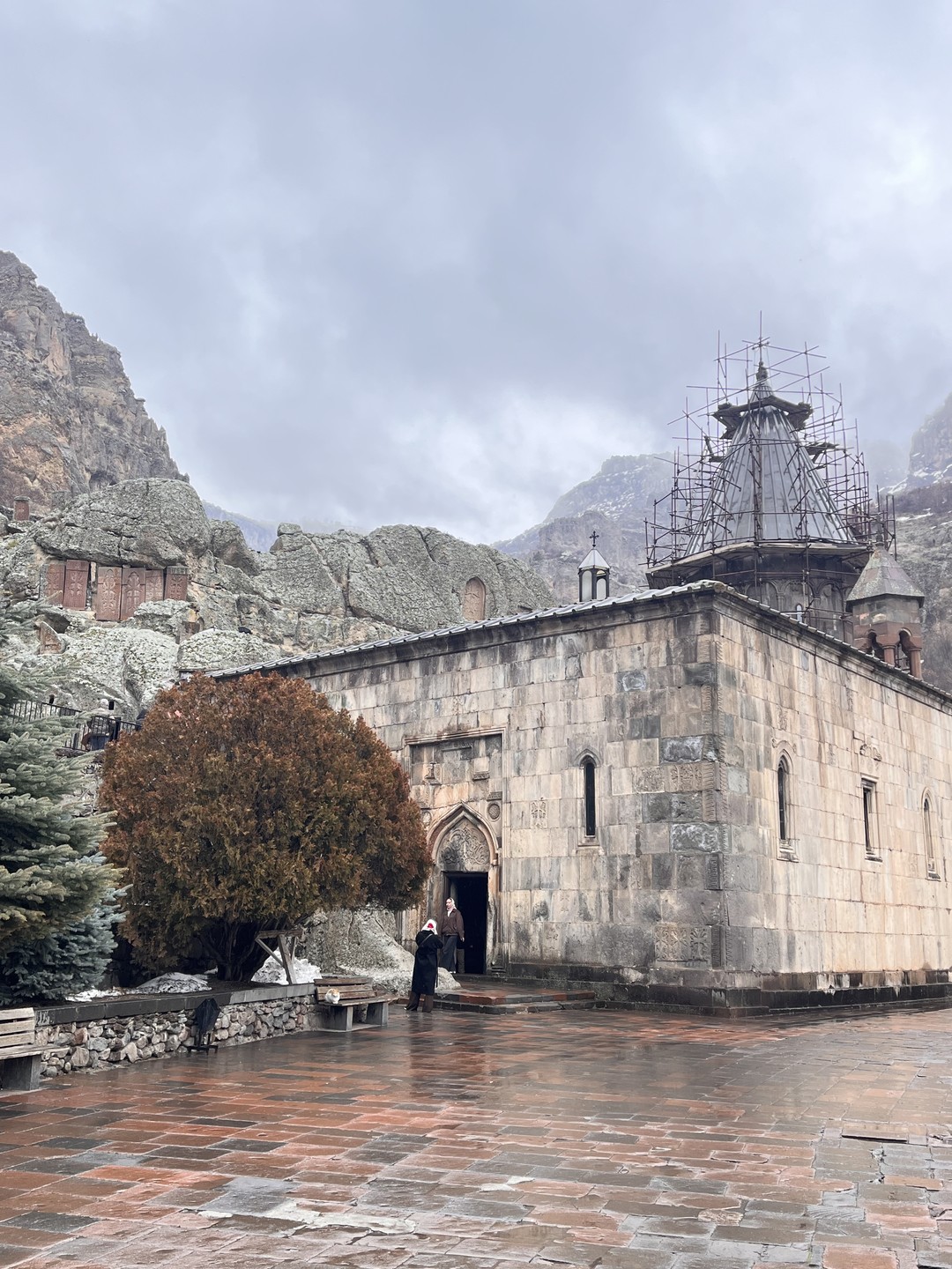 Экскурсия по знаковым достопримечательностям Армении, занесенным в список всемирного наследия ЮНЕСКО. Небольшая по продолжительности (5 часов)