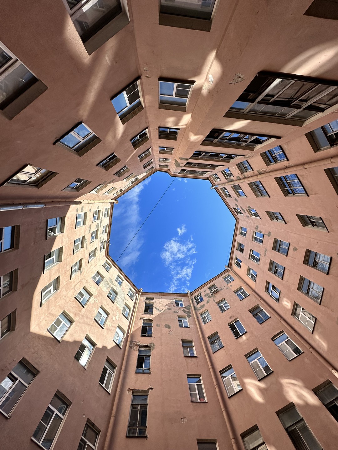 Петроградская сторона снаружи и изнутри (Мария)