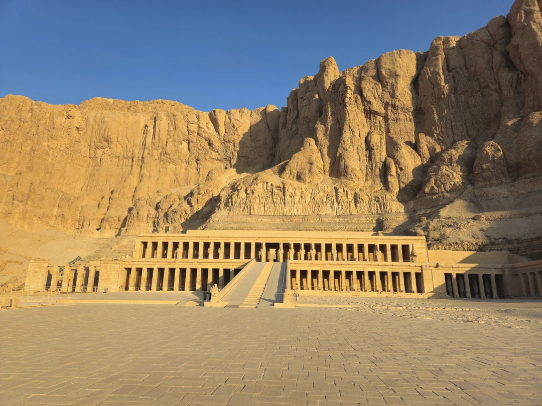 Сразу хочу начать свой большой отзыв с извинений, которые приношу Эмаду за задержку с размещением отзыва