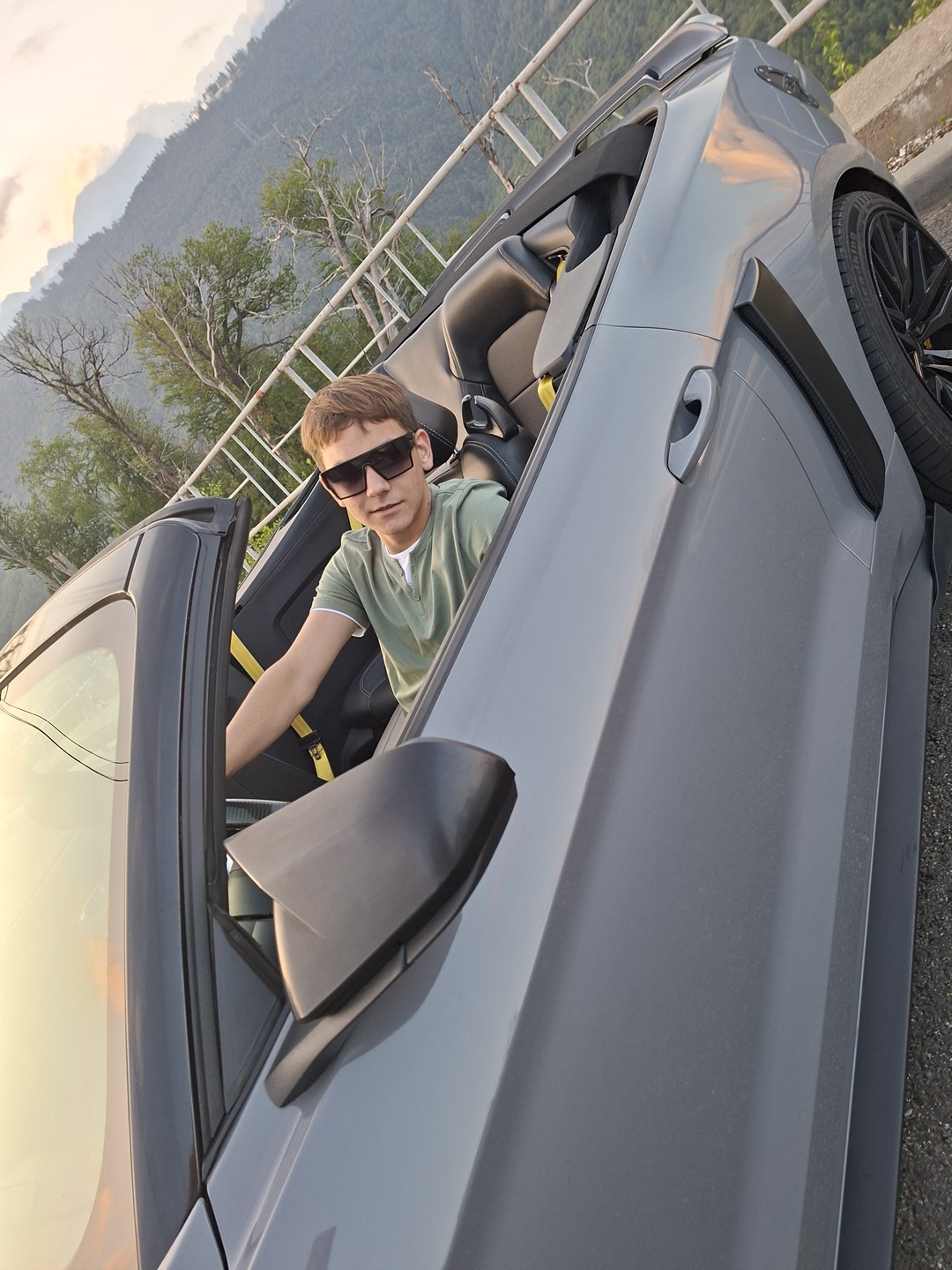 Александр, лучший… Невероятное необычное путешествие с ним на кабрике на долго оставило незабываемые впечатления. Бомбические эмоции …