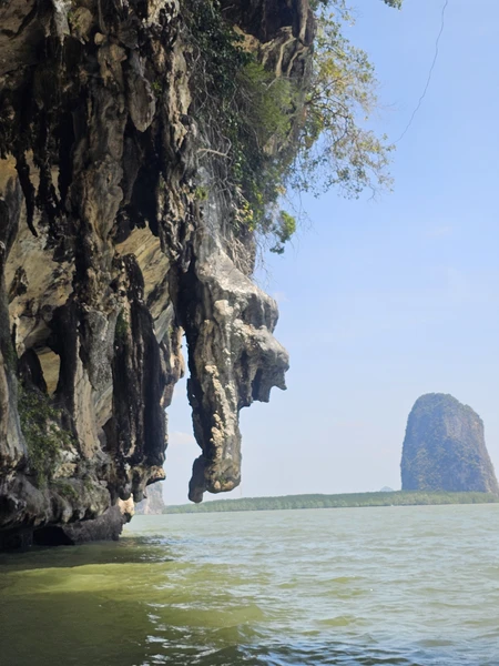 Оказались в очень интересных и красивых местах) детям запомнилась больше всего пещера с летучими мышами,а мне
