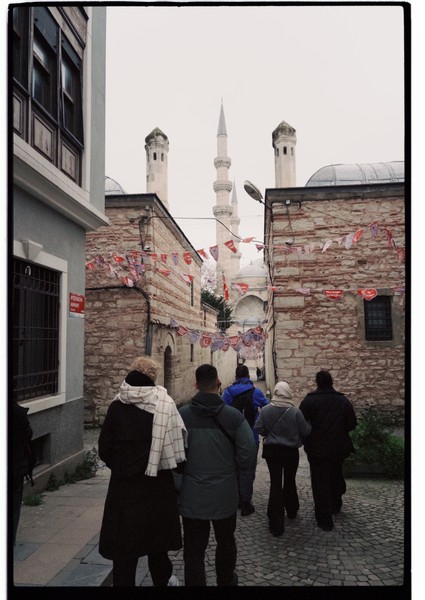 Были на экскурсии с подругой, у нас остались только положительные впечатления! Добрейший гид - угостил нас