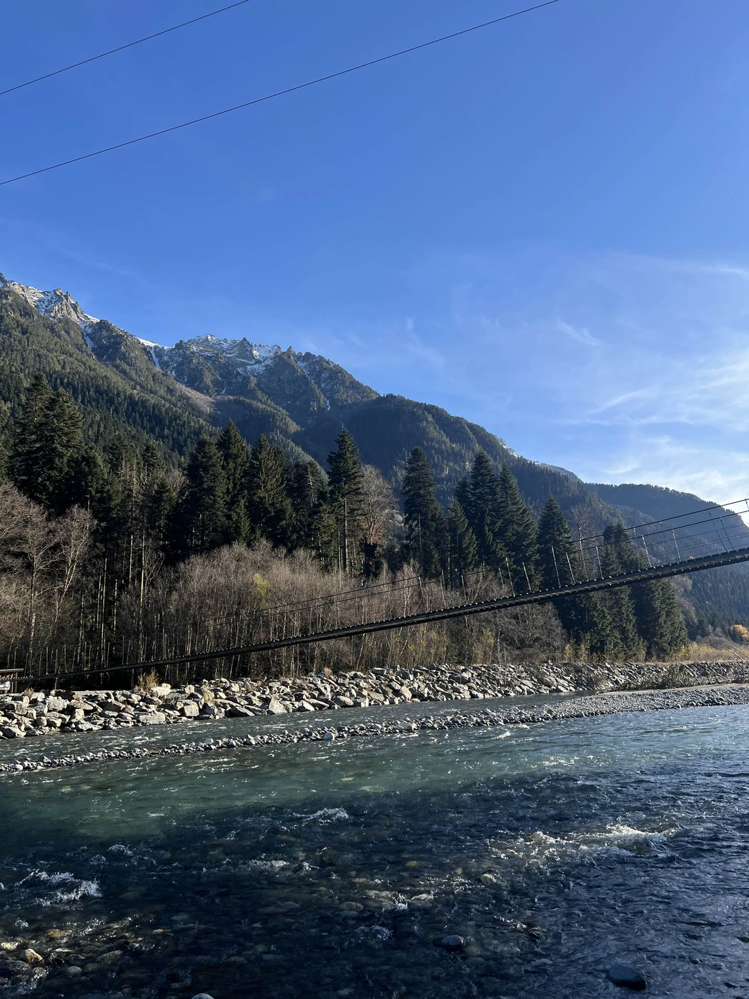 Ездили на Домбай вместе с Александром. Он относится с большой заботой и теплом к своим пассажирам