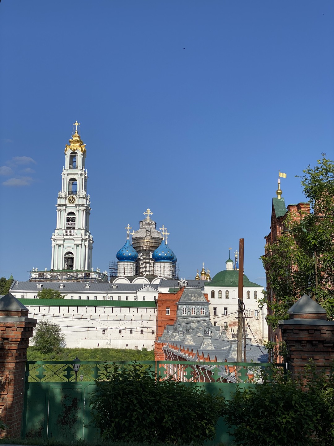 Мы очень рады, что знакомство с Сергиевым Посадом началось с экскурсии, которую провела для нас Анна