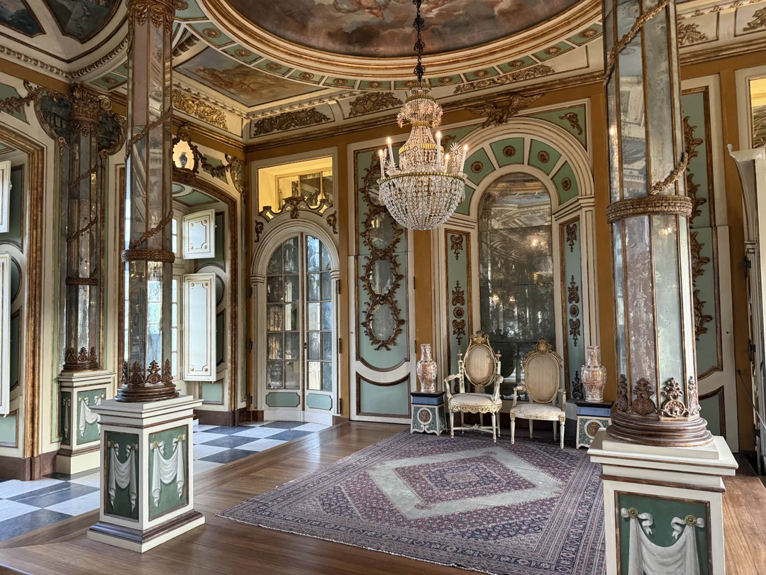 Экскурсия получилась очень интересная: красивые места, много исторических фактов, приятный экскурсовод, который умеет подстраиваться под потребности