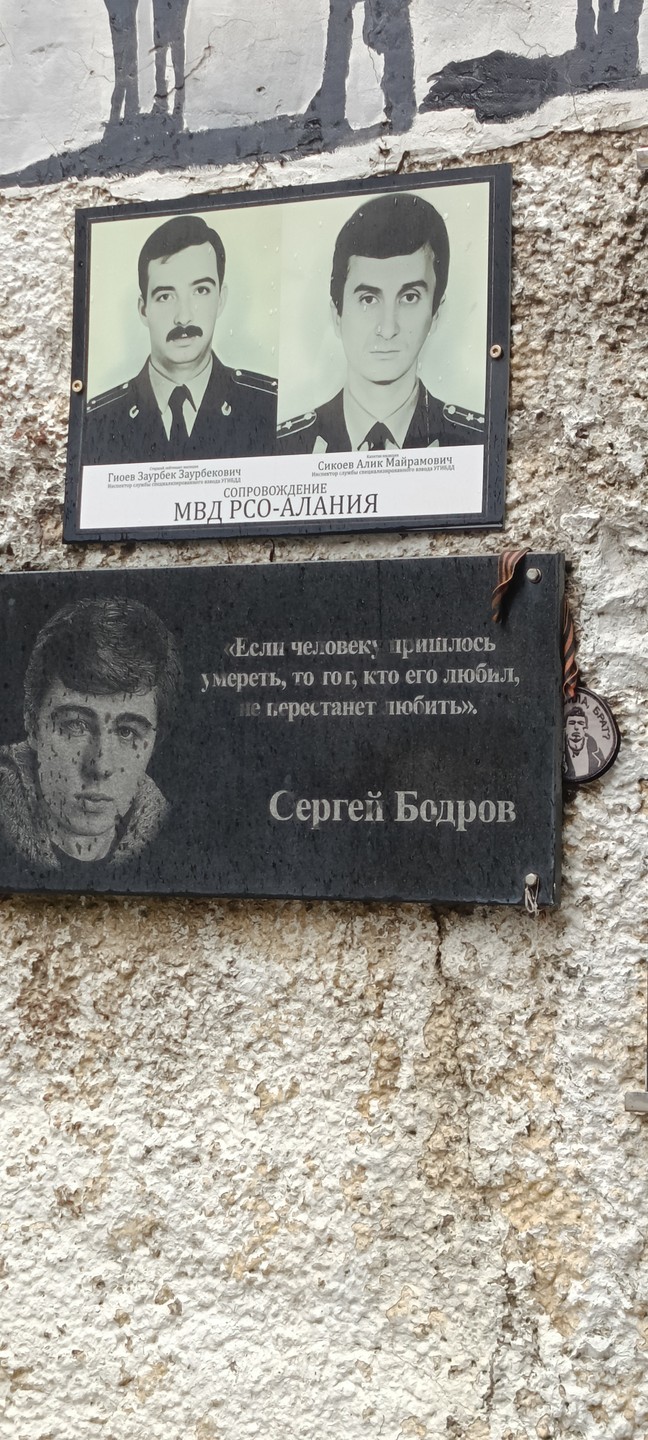 Поездка была невероятно насыщенная. Гид Армен на всем пути рассказал много легенд, притчей, сказаний, как настоящий