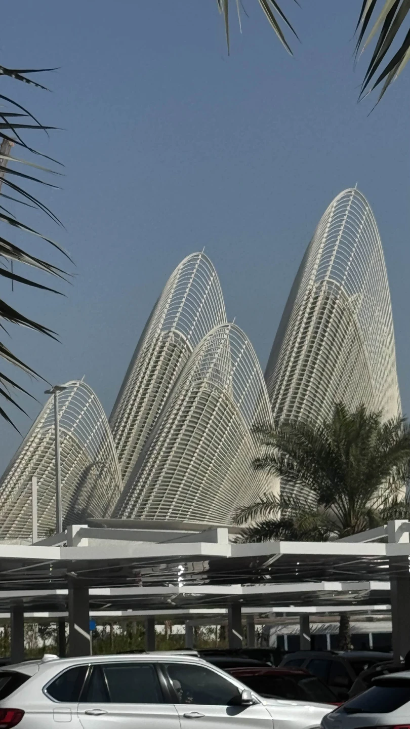 Отличная экскурсия! Проводил гид по имени Шоха, очень интересный рассказчик, много фактов, которые не встретишь в интернете