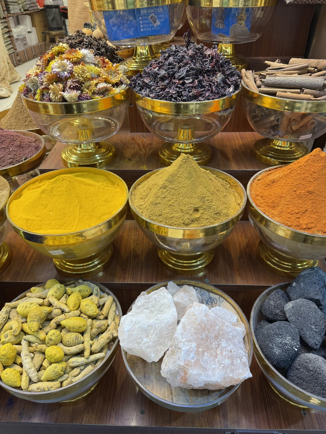 Прекрасная вечерняя прогулка по стошице, самое то, не жарко, уютный свет огней. Все прошло отлично, гид